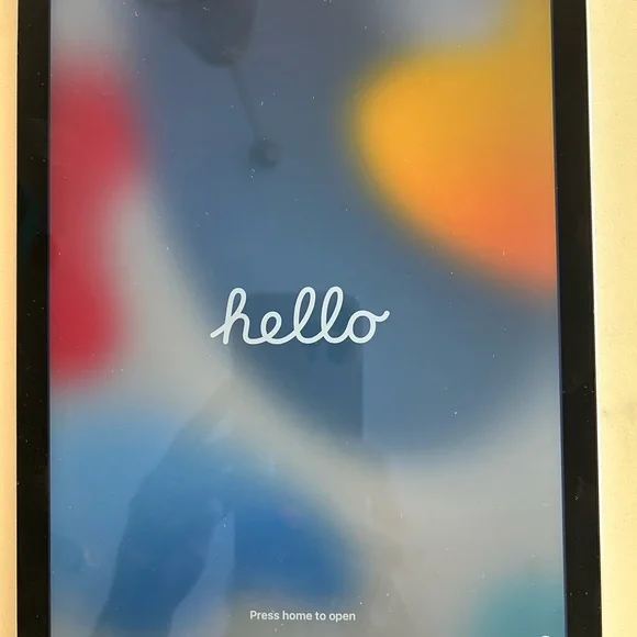 Apple IPad Air 2 Tablet with Sleek Black Design - Picture 2 of 6